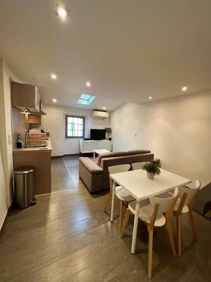 Apartament Superbe 2P Mezzanine Au Coeur Du Vieil Antibes